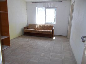 Apartament de vânzare 4 camere, în Târgovişte, zona Micro 9