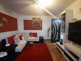 Apartament de vânzare 3 camere, în Targoviste, zona Central