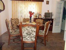 Casa de vânzare 3 camere, în Targoviste, zona Suseni