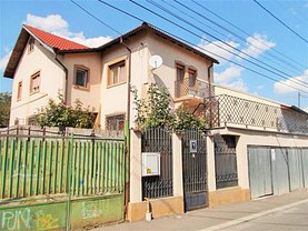 Casa de vânzare 5 camere, în Targoviste, zona Micro 8