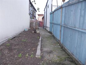 Casa de vânzare 3 camere, în Targoviste, zona Sud-Est