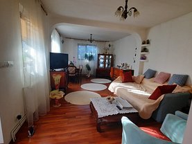 Casa de vânzare 3 camere, în Târgovişte, zona Suseni