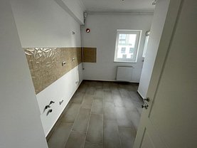Apartament de vânzare 3 camere, în Bucureşti, zona Băneasa