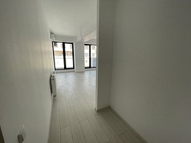 Apartament de vânzare 3 camere, în Bucureşti, zona Calea Călăraşilor