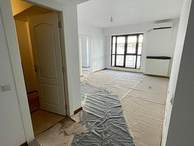 Apartament de vanzare 3 camere, în Bucuresti, zona Iancului