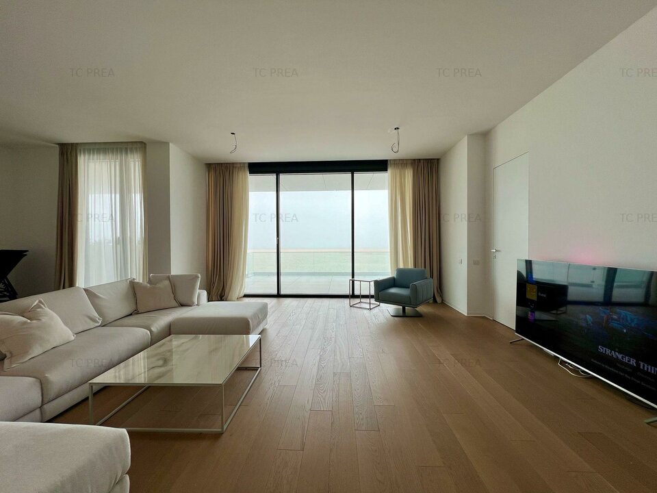 4 camere One Mamaia Nord Parter,Terasă spațioasă cu deschidere largă spre mare