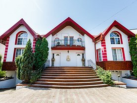 Casa de vanzare 9 camere, în Dumbravita