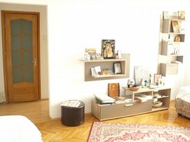 Apartament de vânzare 3 camere, în Constanţa, zona Central