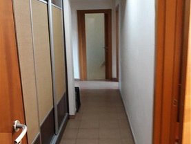 Apartament de vânzare 3 camere, în Mangalia