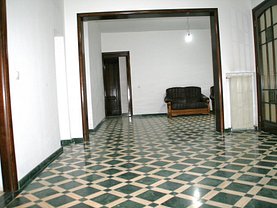 Casa de vânzare 6 camere, în Bucuresti, zona P-ta Alba Iulia