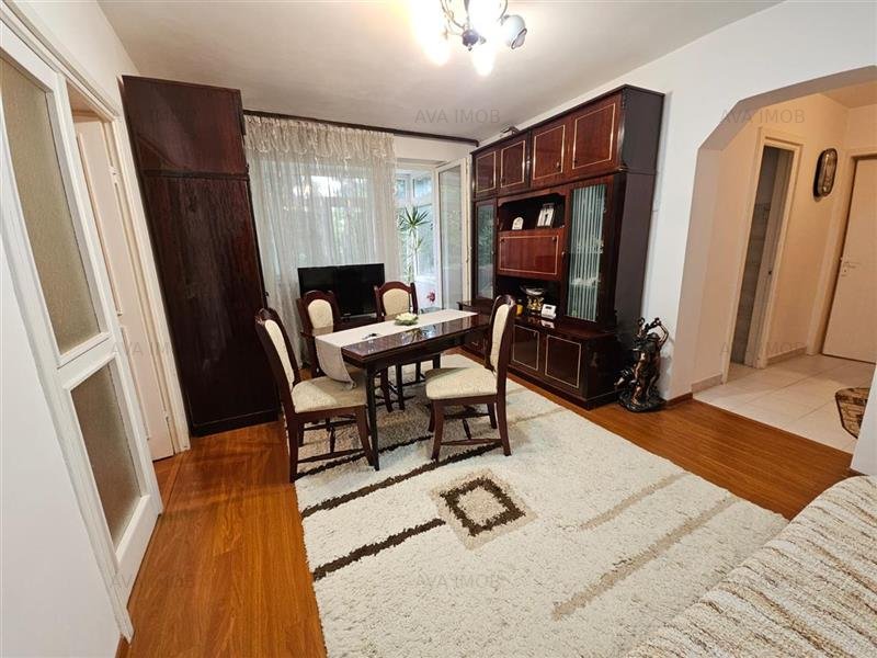 Apartament 3 camere, etaj 2, zona ultracentrala