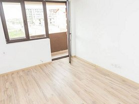 Apartament de vânzare 3 camere, în Bucuresti, zona Berceni