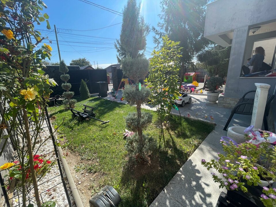 Vila deosebita, lux, S+P+1E+M, teren 500 mp, Sos. Oltenitei