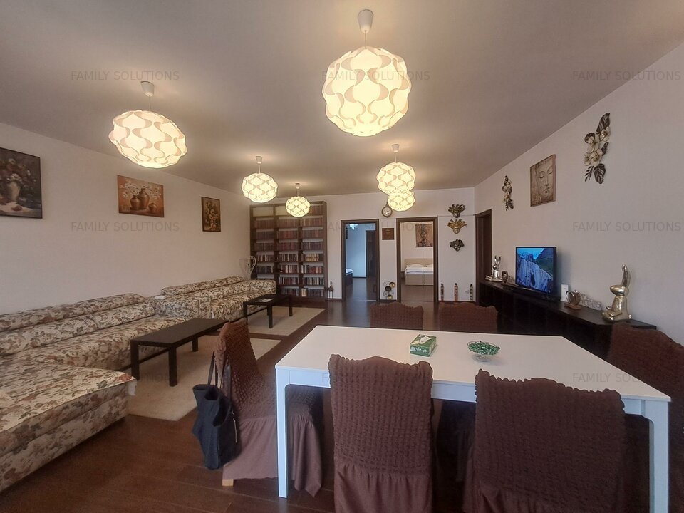 Casa individuala 3 camere,Aparatorii Patriei,236 mp teren