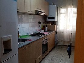 Apartament de vânzare 3 camere, în Cluj-Napoca, zona Mănăştur
