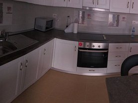 Apartament de închiriat 3 camere, în Cluj-Napoca, zona Gheorgheni