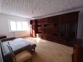Apartament de închiriat 3 camere, în Marghita, zona Central