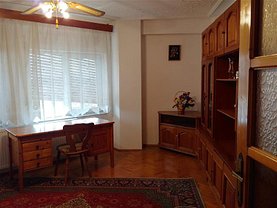 Apartament de închiriat 2 camere, în Marghita, zona Central