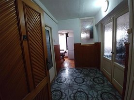 Garsonieră de închiriat, în Marghita, zona Central
