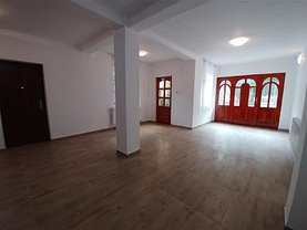 Casa de vânzare 3 camere, în Marghita, zona Central