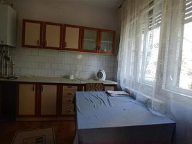 Casa de închiriat 3 camere, în Marghita, zona Nord-Est