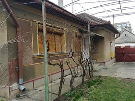 Casa de vânzare 3 camere, în Marghita, zona Central