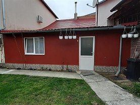 Casa de vânzare 3 camere, în Marghita, zona Central