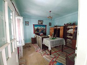 Casa de vânzare 5 camere, în Tăuteu, zona Central