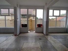 Închiriere spaţiu comercial