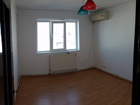 Apartament de vânzare 3 camere în Bacau, Alexandru cel Bun