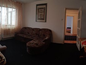Apartament de închiriat 3 camere, în Bacău, zona Cornişa