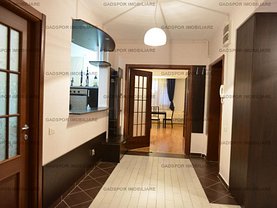 Apartament de închiriat 3 camere, în Bucureşti, zona Obor