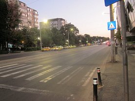 Apartament de vânzare 3 camere, în Bucureşti, zona Tineretului