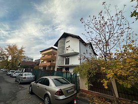 Casa de vânzare 10 camere, în Bucuresti, zona Titan