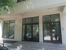 Vânzare spaţiu comercial