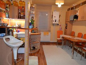 Apartament de vânzare 3 camere, în Sangeorgiu de Mures, zona Central
