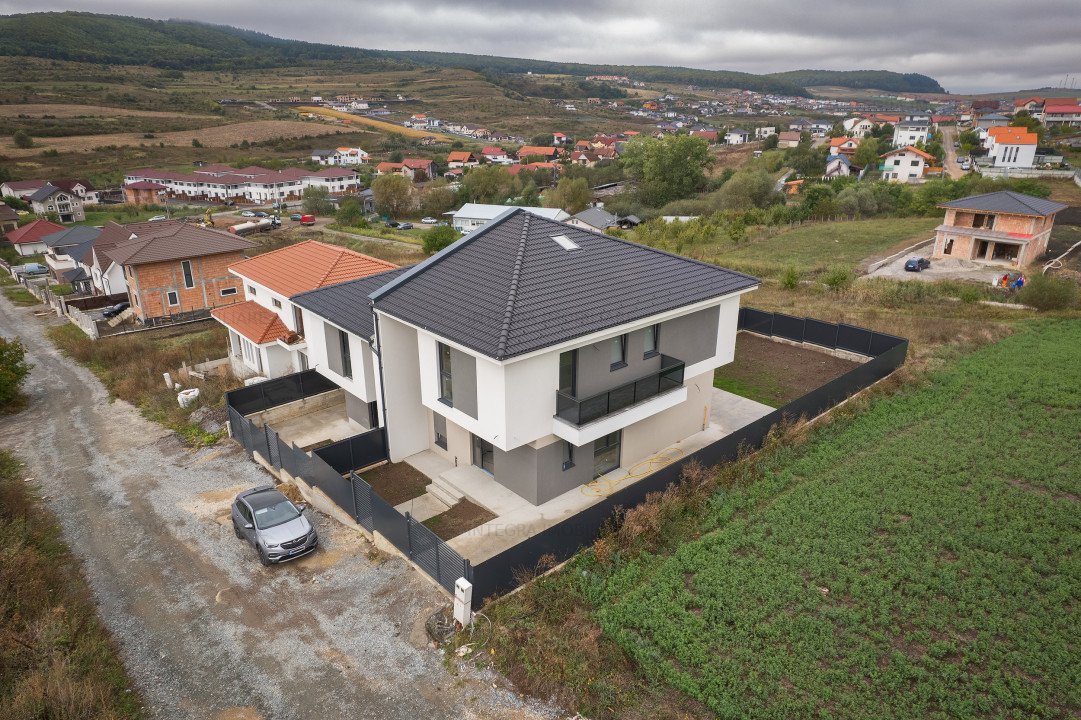 Comision 0% | Vand Casa Noua | 6 Camere cu 3 Dormitoare | Panorama Superba