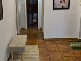 Apartament de închiriat 3 camere, în Braşov, zona Aurel Vlaicu