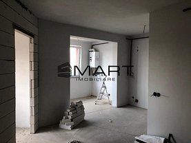 Apartament de vânzare 3 camere în Floresti