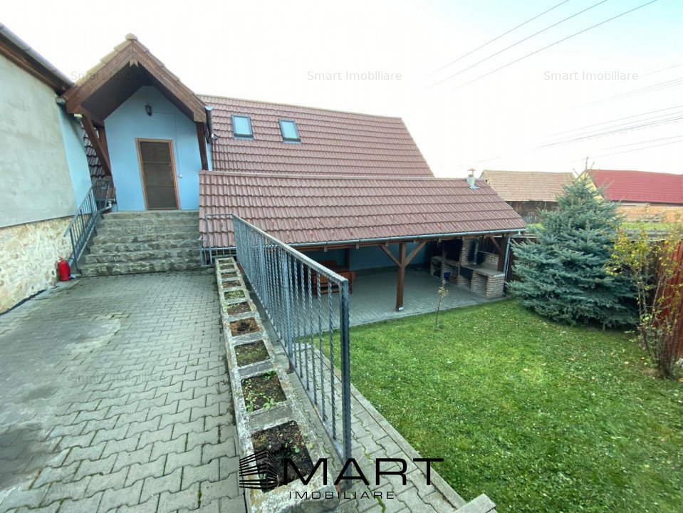 Casa cu 4 camere,curte si loc de relaxare Poplaca