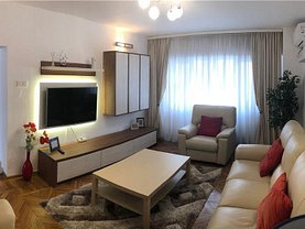 Apartament de vânzare 3 camere, în Bucuresti, zona Unirii