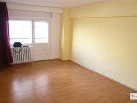 Apartament de vânzare 3 camere, în Bucureşti, zona Decebal