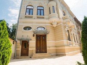 Casa de închiriat 12 camere, în Bucureşti, zona Victoriei