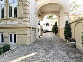 Casa de închiriat 16 camere, în Bucureşti, zona P-ţa Victoriei