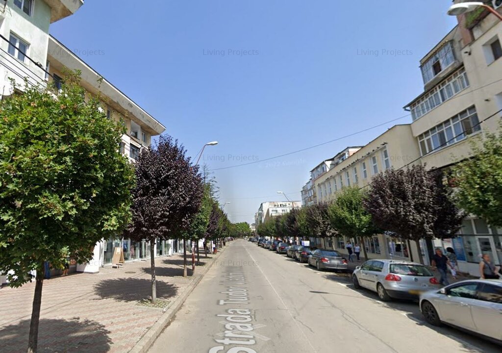 Moinesti - Apartament de 3 camere spatios si decomandat amplasat central