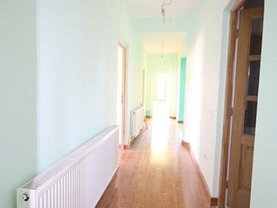 Casa de vânzare sau de închiriat 10 camere, în Bucuresti, zona Iancului