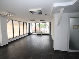 Vânzare spaţiu comercial