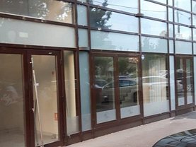 Închiriere spaţiu comercial