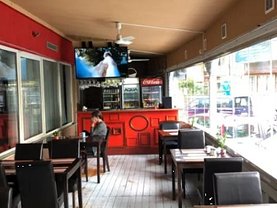 Închiriere spaţiu comercial