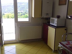 Apartament de închiriat 2 camere, în Cluj-Napoca, zona Mănăştur